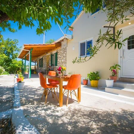 Basil & Guest House Lazarata Exterior photo