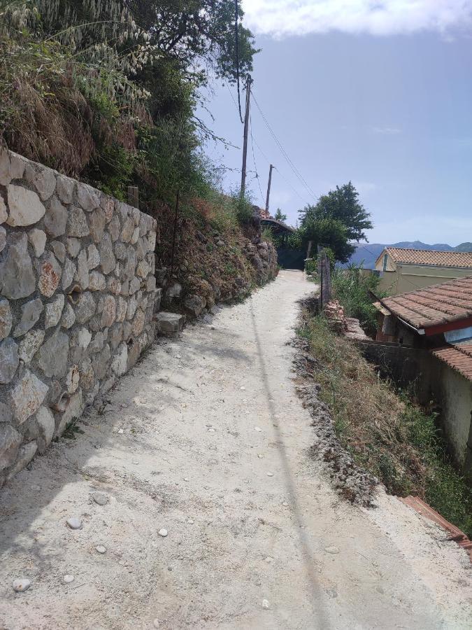 Traditional Houses In The Village Lazarata Exterior photo